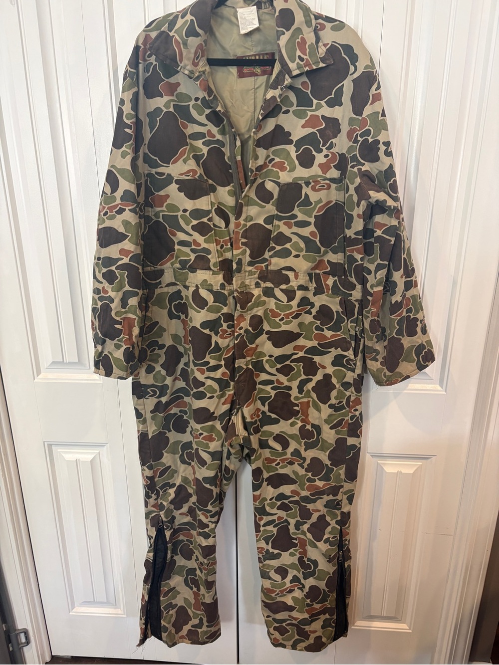 Walls camo coveralls size XL